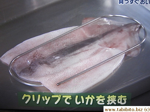 just slip the clip into the squid